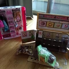 ミスタードーナツ店舗と人形です。中古品まとめて