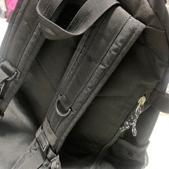 黒リュックマーベルの画像