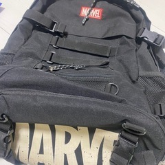 黒リュックマーベルの画像