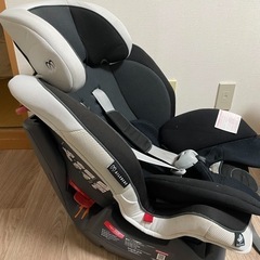 エールべべ　チャイルドシート　角度変更できますの画像