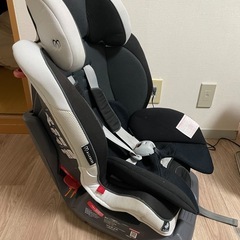 エールべべ　チャイルドシート　角度変更できますの画像