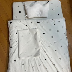 PUPPAPUPO ベビー布団セット 王冠型枕 防水シーツ付き5...