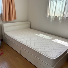 ベッド(写真1枚目のマットレス付き)