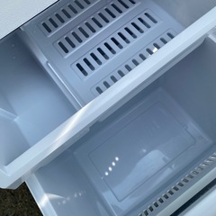 No.641中古冷蔵庫126リットル2022年