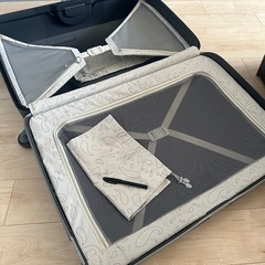 samsonite サムソナイト大きいスーツケースの画像