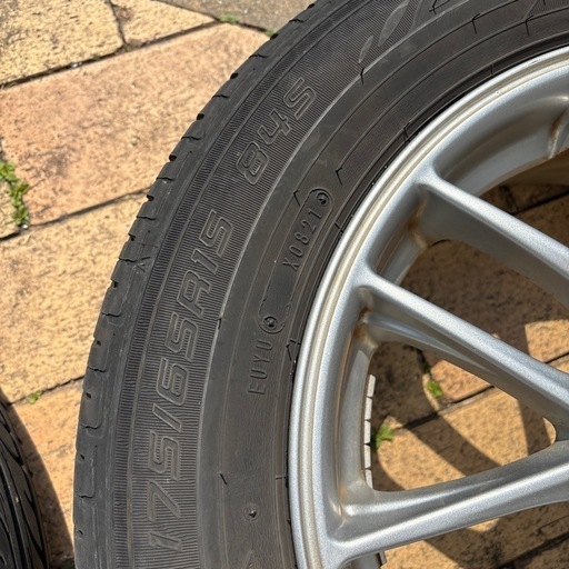 溝多！175/65R15  アルミセット　2021年製造タイヤ　アクア　コンパクトカー