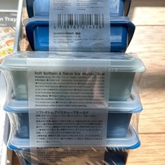 新品未使用 キッチンすっきり収納３個　製氷ボックスソフトボトムアイスキューブモールド２個　まとめ売りの画像