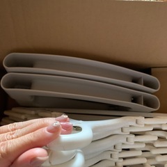 ハンガー、布団洗濯バサミセットの画像