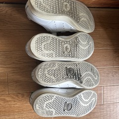 靴　adidasスタンスミスの画像