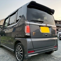 安心の1年保証付き‼️月々1.2万円〜分割払い可❗️ 車検2年付き！【名義変更代込み】大人気☆ホンダ N-BOXカスタム☆ステアリングスイッチ付き☆Bluetoothナビ付き☆走行中DVD見れます☆ETC付き☆便利なバックカメラ付き☆電動スライドドア♪しかも両側☆ドラレコ付き☆スマートキー☆フルオートエアコン☆事故歴修復歴なし☆そのまま乗って帰れます❗️の画像