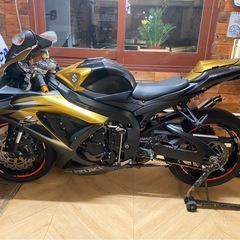 Suzuki GSX-R750 K8の画像