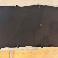 無印良品　黒　ネックピロー　メッシュ収納袋付きの画像