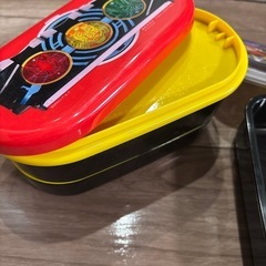お弁当箱
の画像