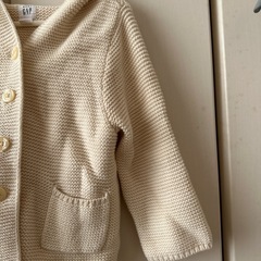 0〜１歳くらいのベビー用GAPのカーディガンの画像