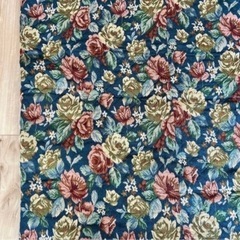 【美品】リビングラグ 絨毯 カーペット