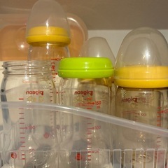 哺乳瓶　　レンジ消毒のセットの画像