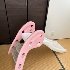 すべり台【落書きあり】