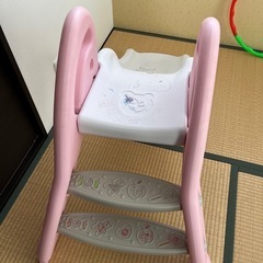 すべり台【落書きあり】の画像