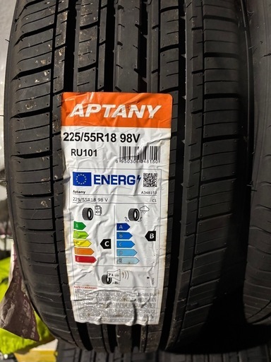 225/55/18タイヤ新品