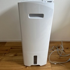 【使用数回のみ】22年製　パナソニック　除湿機　の画像