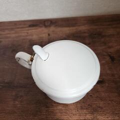 【値下げしました！！】個人輸入品　琺瑯　缶　の画像