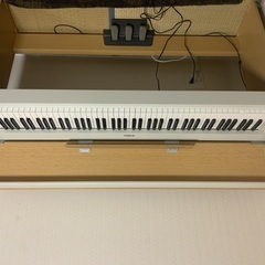 電子ピアノ　中古美品　格安で譲りますの画像