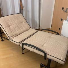 折りたたみベッド　の画像