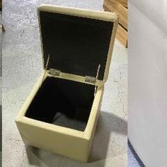 ★3人掛けソファ★トリプルソファ BOXスツール付き W177cm アイボリー 合成皮革 ハイバック ゆったりリビングの画像