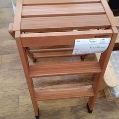 ★ジモティ割あり★  脚立  H63×D52×W47 クリーニン...