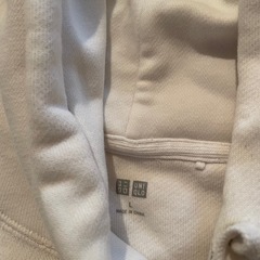 美品】ユニクロ 白パーカー（Lサイズ）500円でお譲りします！の画像