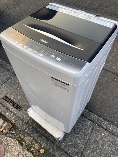 【受付終了】【23区近隣配送設置無料 】 H083超極美品 Haier 2023年製 全自動洗濯機 5.5kg コンパクト   