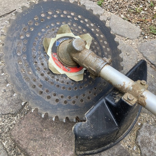 最終値下げ　草刈機　刈払い機　ビッグエム