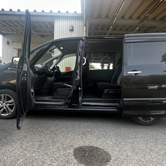 ガソリン代 節約☆S-HYBRID入りました‼️24年式☆月々1.2万円〜分割払い可❗️車検2年付き！大人気☆ニッサン セレナ ライダー☆Bluetooth対応SDナビ☆走行中DVD見れます☆ETC☆ドラレコ付きのフル装備☆両側電動スライドドア☆ウィンカーミラー☆フル装備☆車内広々三列シート‼️の画像