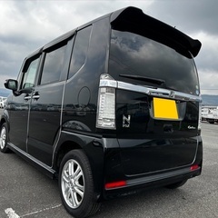 低走行 8万キロ台‼️Bluetoothナビ付き☆月々1.2万円〜分割払い可❗️ 車検2年付き！【名義変更代込み】大人気☆ホンダ N-BOXカスタム☆ステアリングスイッチ付き☆Bluetoothナビ付き☆走行中DVD見れます☆電動スライドドア☆ドラレコ付き☆スマートキー☆フルオートエアコン☆そのまま乗って帰れます❗️の画像