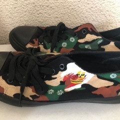 人とかぶらない👟お洒落な迷彩