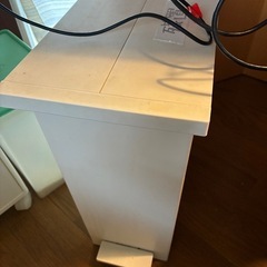 7/24引取限定　ゴミ箱2点セットの画像