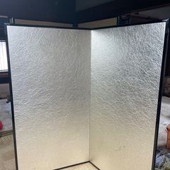 銀の屏風　