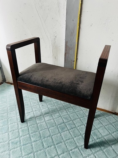 少し高級な椅子です　お年寄りの方に是非