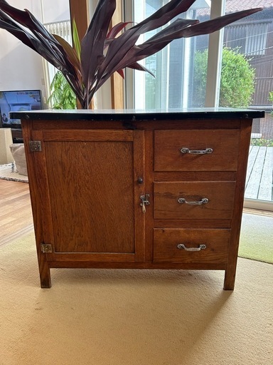 アンティークチェスト