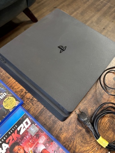 ps4 プレステ4 ソフト8本付き
