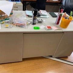 【お取引中】事務デスクの画像