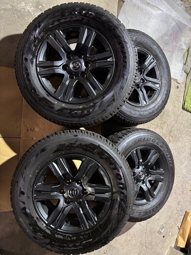新車外し ハイラックス 純正ホイール タイヤセット