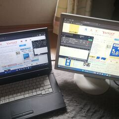 P2　FUJITSU LIFEBOOK A577/S 　２画面仕様　別途液晶モニター付属。作業面積各段位広く作業性がいいです。Core i5-7300U 2.6GHz/余裕の16GBメモリ/HDD500GB/DVDマルチ Windows11クリーンインストール済。　Office2021インストール済 スマホのLINEと同期すれば、写真や動画のバックアップ用としても大変便利です。 Windows10のパソコンを使っている方に最適です。の画像