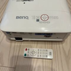 BENQ TH671ST プロジェクター　取り付け金具つきの画像