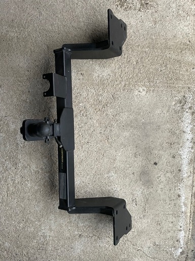 200系ハイエース　ナロー用ヒッチメンバー　サントレックス