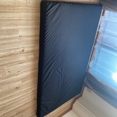 新品同様　セミダブルマットレスとローテーブル の画像