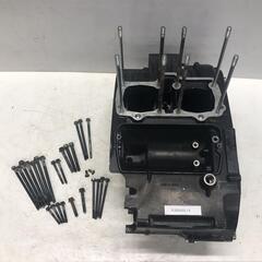 SUZUKI GSX250E クランクケース上下 スズキ [Y-...