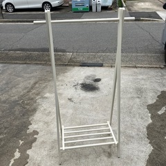 ハンガーラック　白　ホワイト　ウッド　木製　分解可能　家具の画像