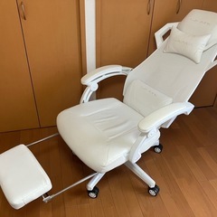 ゲーミングチェアの画像