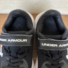 アンダーアーマー　スニーカー　18cmの画像
